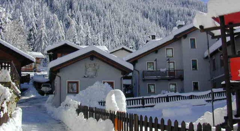 Meuble Lo Miete Viei Hotel Champoluc Phòng bức ảnh